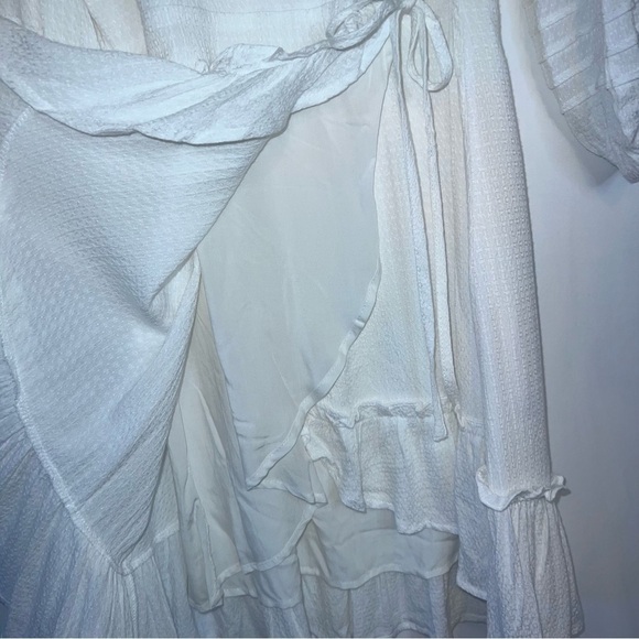 NWT LUSH Deep V-Neck Flirty Event Bride Coastal Beach Mini Wrap Dress White S - Picture 9 of 13
